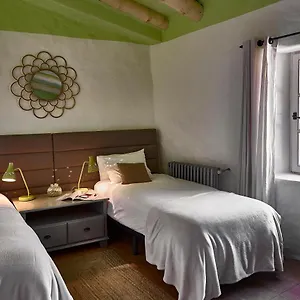  Villa Sitges Hill Retreats-masia Nur 22 Bedrooms Divided Over 9 For Max 44 Guests España
